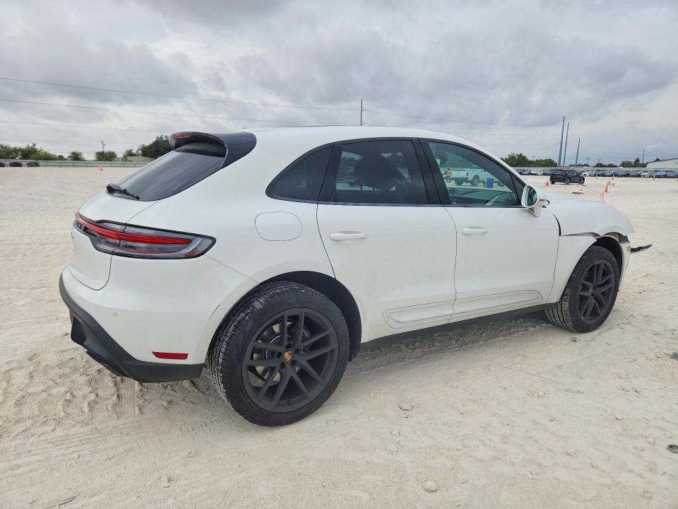 Auction sale of the 2022 Porsche Macan, vin: WP1AA2A5XNLB06208, lot number: 70930086
