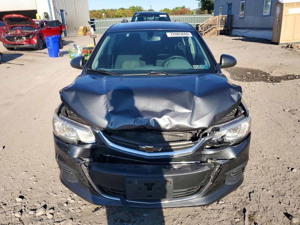 72005666 :رقم المزاد ، 1G1JD5SG2H4132626 vin ، 2017 Chevrolet Sonic مزاد بيع
