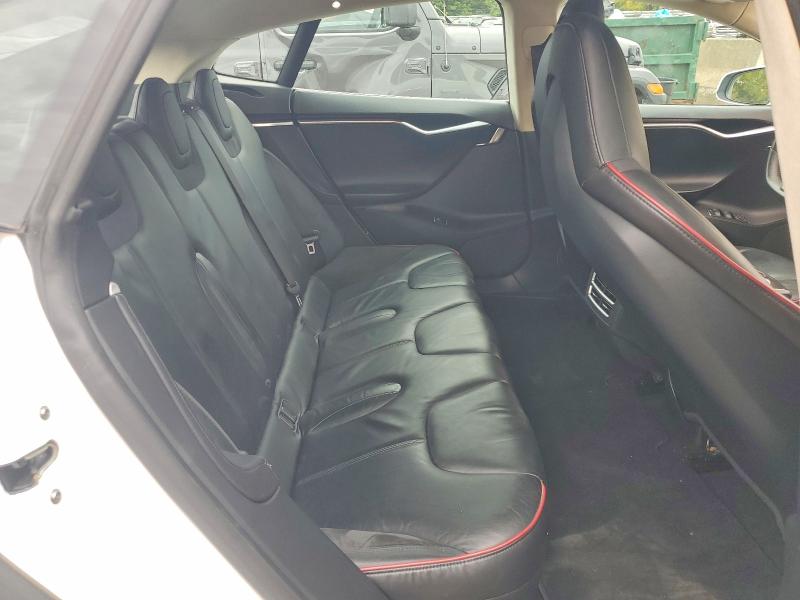 2013 Tesla Model S მანქანა იყიდება აუქციონზე, vin: 5YJSA1DP0DFP17508, აუქციონის ნომერი: 70876146