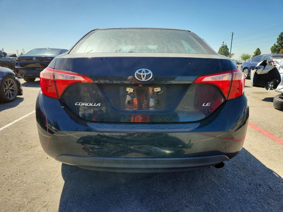 71210126 :رقم المزاد ، 5YFBURHE8HP733240 vin ، 2017 Toyota Corolla مزاد بيع