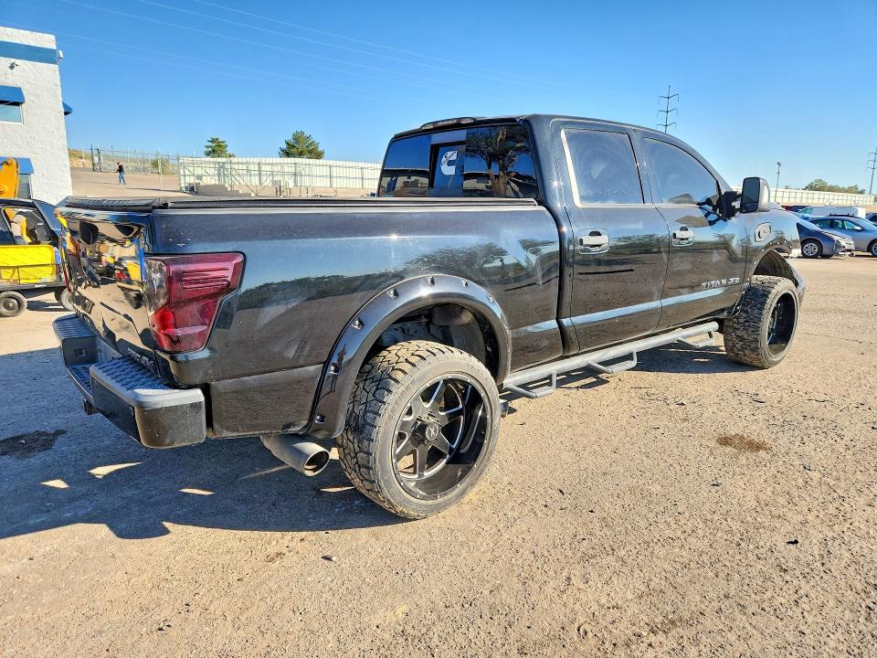 70734476 :رقم المزاد ، 1N6BA1F40HN556780 vin ، 2017 Nissan Titan Xd مزاد بيع