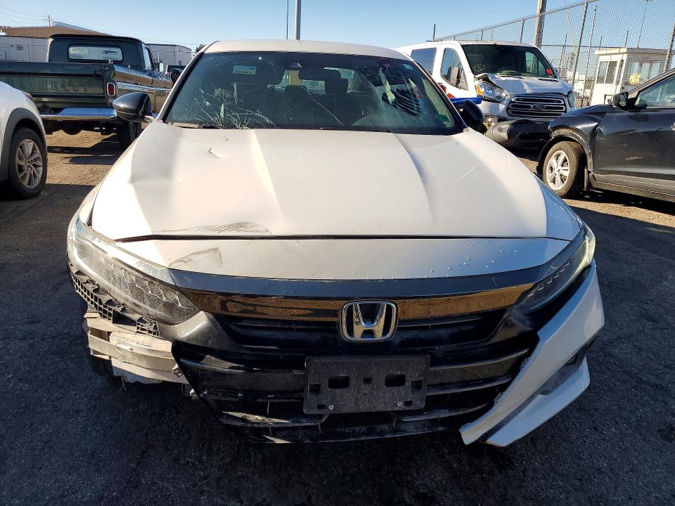 70980996 :رقم المزاد ، 1HGCV1F3XNA119327 vin ، 2022 Honda Accord مزاد بيع