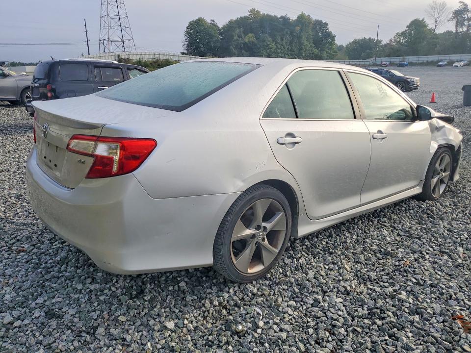 71471366 :رقم المزاد ، 4T1BF1FK3EU771389 vin ، 2014 Toyota Camry مزاد بيع