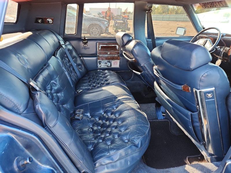 71136206 :رقم المزاد ، 1G6DW54E8NR700468 vin ، 1992 Cadillac Brougham مزاد بيع