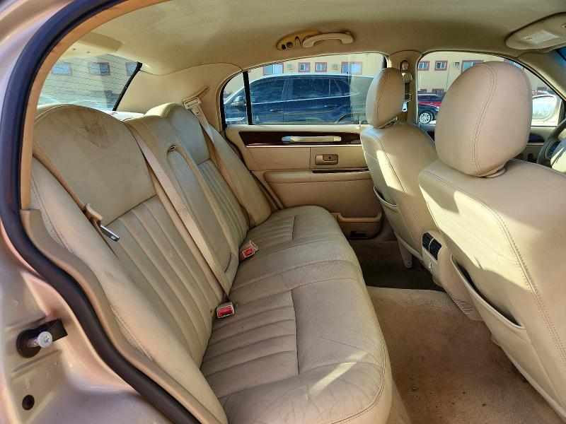 70602266 :رقم المزاد ، 1LNHM81W26Y644422 vin ، 2006 Lincoln Town Car مزاد بيع
