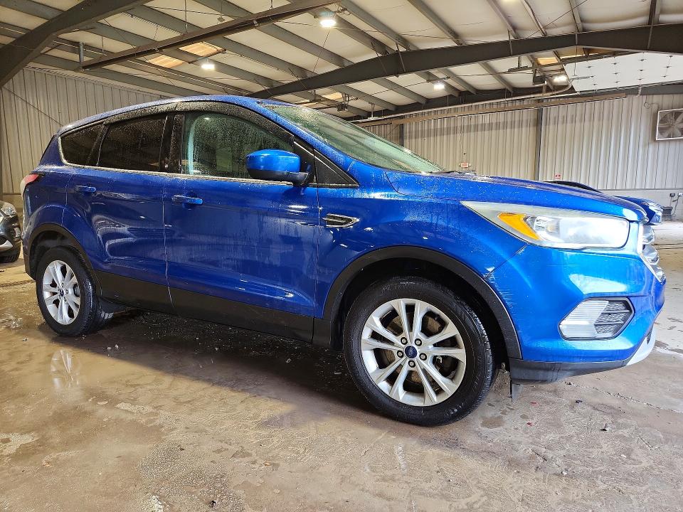 71468606 :رقم المزاد ، 1FMCU9G9XHUA11422 vin ، 2017 Ford Escape مزاد بيع
