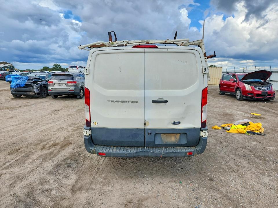Продаж на аукціоні авто 2016 Ford Transit, vin: 1FTYR1YM9GKA89264, номер лоту: 69225586