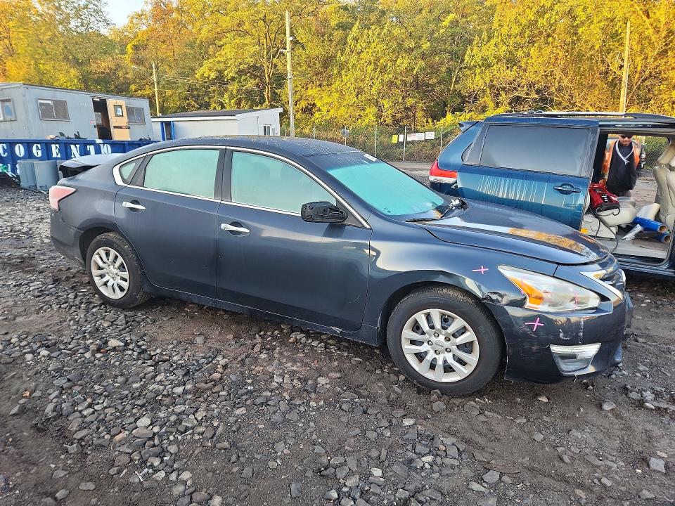 2015 Nissan Altima მანქანა იყიდება აუქციონზე, vin: 1N4AL3AP0FN886542, აუქციონის ნომერი: 72515686