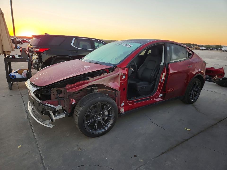 Продажа на аукционе авто 2025 Tesla Model Y, vin: 7SAYGDEE4SA369460, номер лота: 70562366