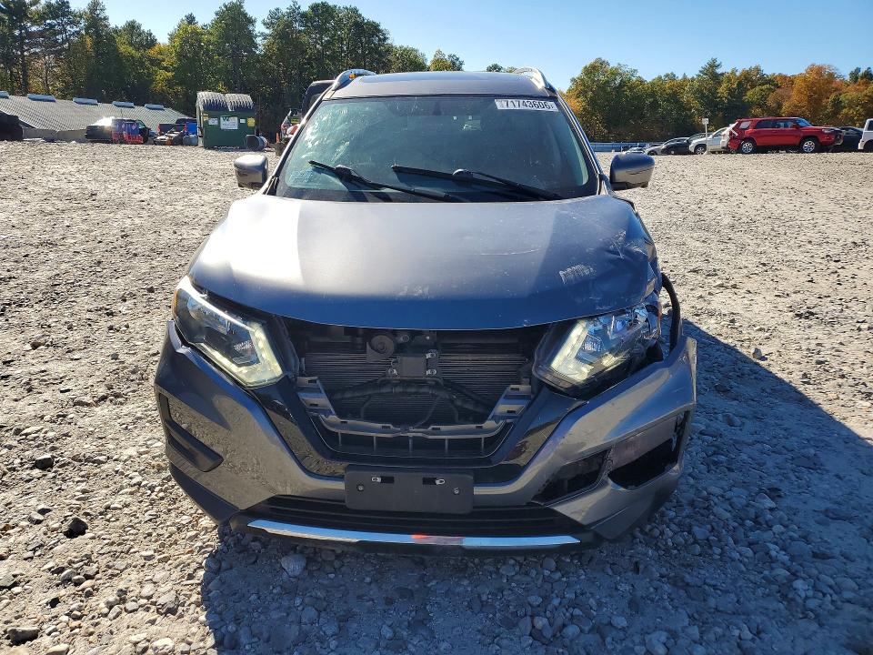 2017 Nissan Rogue მანქანა იყიდება აუქციონზე, vin: 5N1AT2MV9HC829118, აუქციონის ნომერი: 71743606