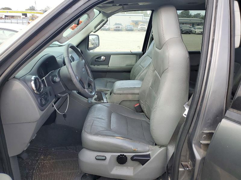 2005 Ford Expedition მანქანა იყიდება აუქციონზე, vin: 1FMPU15575LA20826, აუქციონის ნომერი: 73764166
