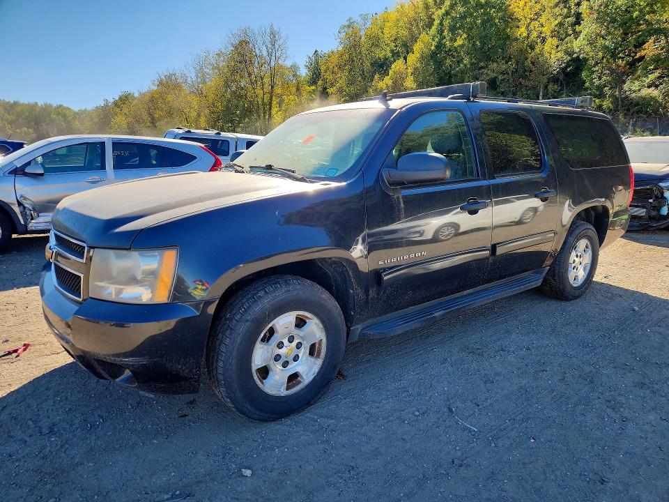 71925556 :رقم المزاد ، 1GNUKHE33AR215311 vin ، 2010 Chevrolet Suburban مزاد بيع