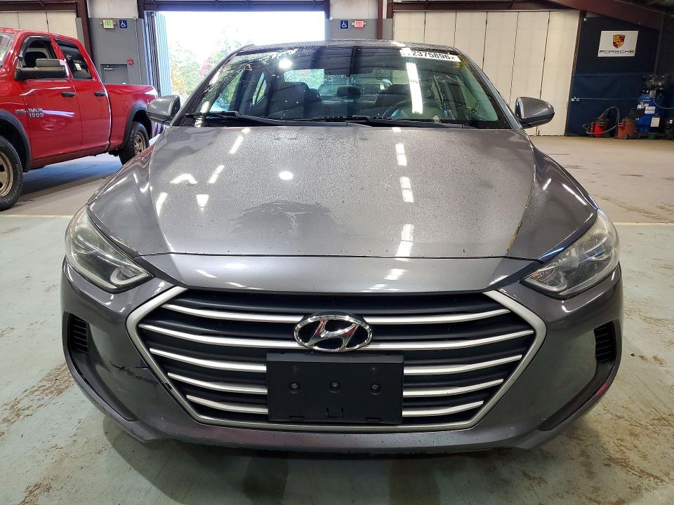 72375896 :رقم المزاد ، 5NPD84LF7JH306585 vin ، 2018 Hyundai Elantra مزاد بيع