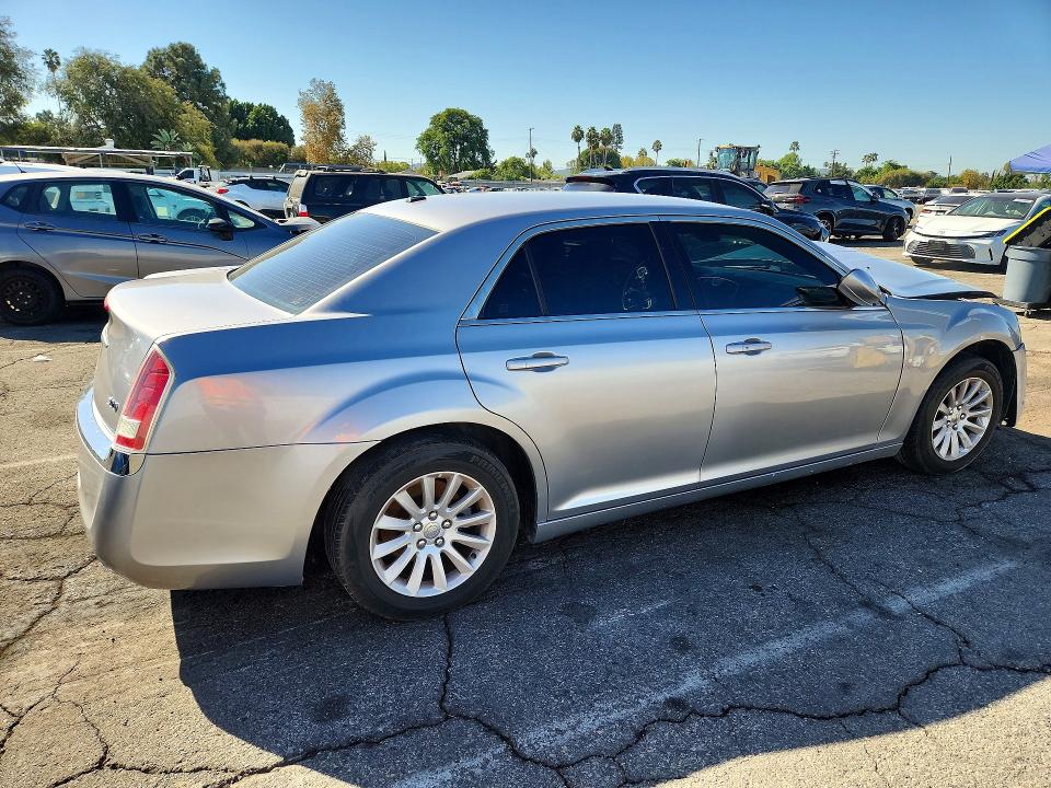 2014 Chrysler 300 მანქანა იყიდება აუქციონზე, vin: 2C3CCAAGXEH335957, აუქციონის ნომერი: 73834546