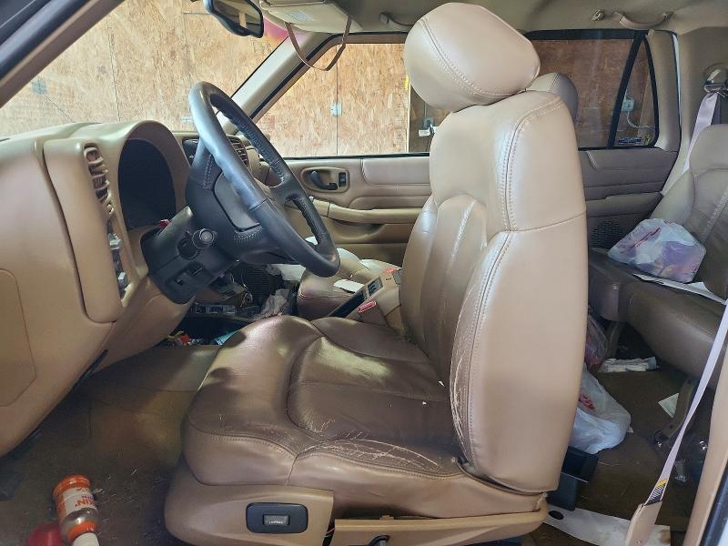 70841306 :رقم المزاد ، 1GNDT13W1W2143493 vin ، 1998 Chevrolet Blazer مزاد بيع