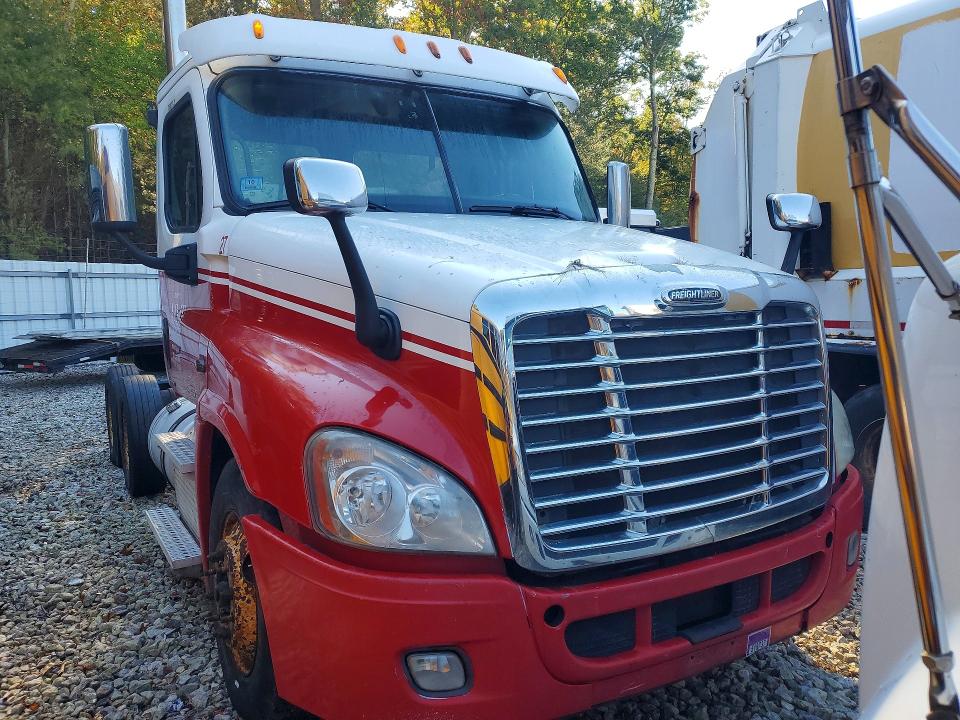 71206656 :رقم المزاد ، 1FUJGEDR0CLBM7911 vin ، 2012 Freightliner Cascadia 125 مزاد بيع