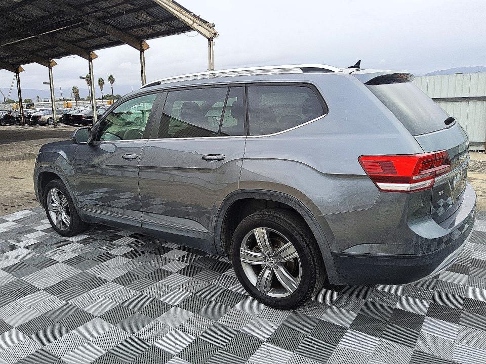 72402106 :رقم المزاد ، 1V2CR2CA8JC529729 vin ، 2018 Volkswagen Atlas مزاد بيع