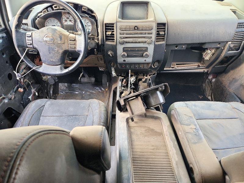 70521716 :رقم المزاد ، 1N6AA0ECXBN317596 vin ، 2011 Nissan Titan مزاد بيع