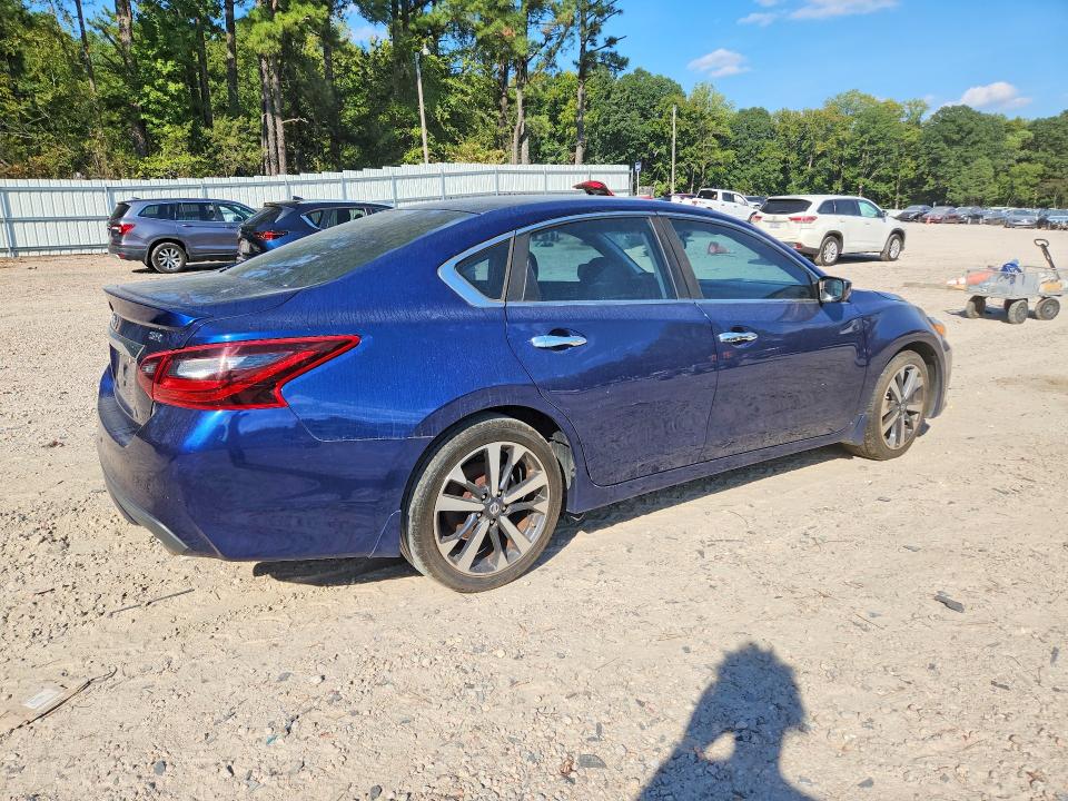 Продаж на аукціоні авто 2017 Nissan Altima, vin: 1N4AL3AP3HC475196, номер лоту: 71462336