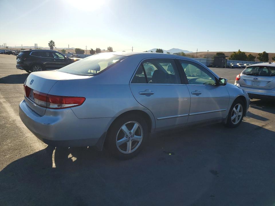 2003 Honda Accord მანქანა იყიდება აუქციონზე, vin: JHMCM56403C030559, აუქციონის ნომერი: 71685456