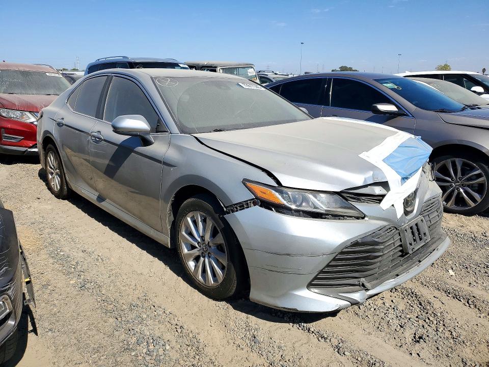 Auction sale of the 2018 Toyota Camry, vin: 4T1B11HK4JU101677, lot number: 72617506
