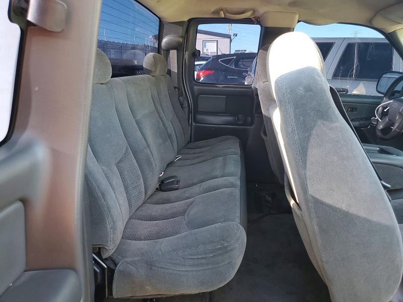 Продажа на аукционе авто 2003 Chevrolet Silverado, vin: 2GCEC19V531105241, номер лота: 71261936
