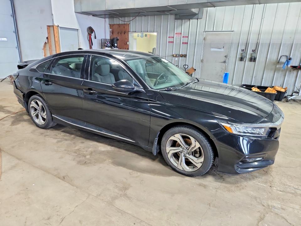 71088876 :رقم المزاد ، 1HGCV1F52JA064707 vin ، 2018 Honda Accord مزاد بيع