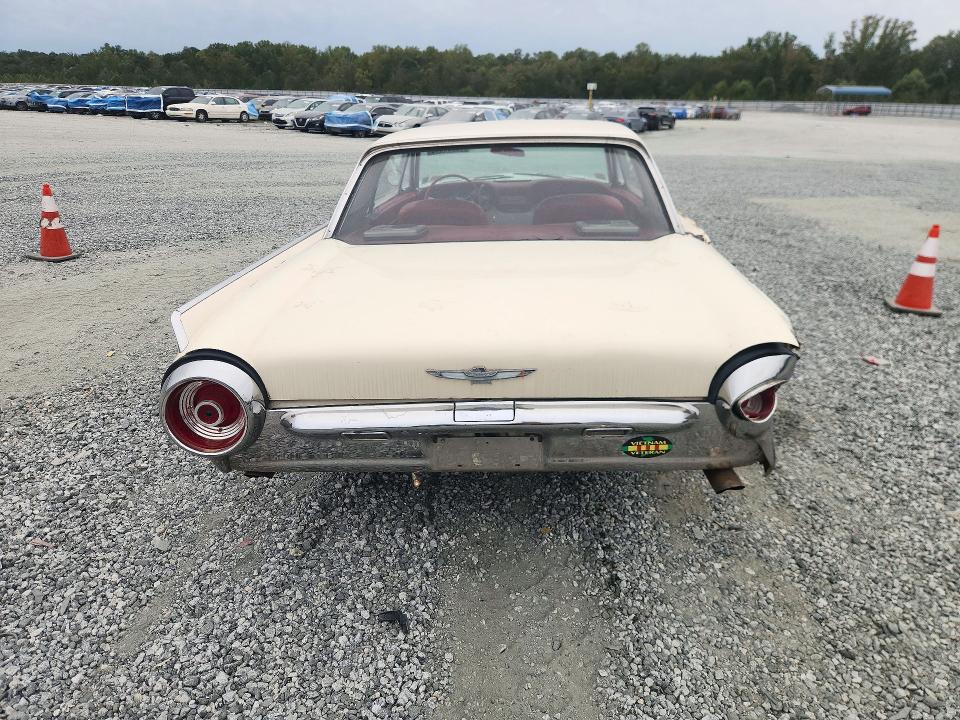 72665606 :رقم المزاد ، 2Y83Z111188 vin ، 1962 Ford Thundrbird مزاد بيع