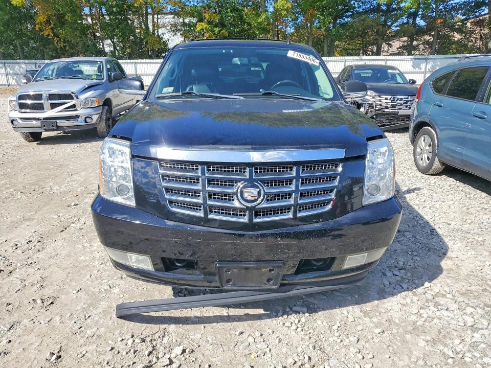 2011 Cadillac Escalade მანქანა იყიდება აუქციონზე, vin: 1GYS4CEF6BR102293, აუქციონის ნომერი: 71855406