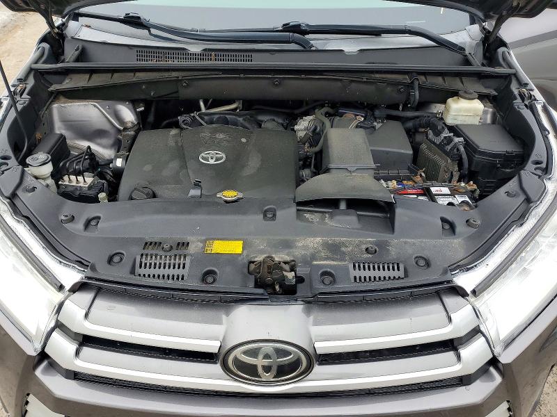 2017 Toyota Highlander მანქანა იყიდება აუქციონზე, vin: 5TDBZRFH0HS439921, აუქციონის ნომერი: 72922896