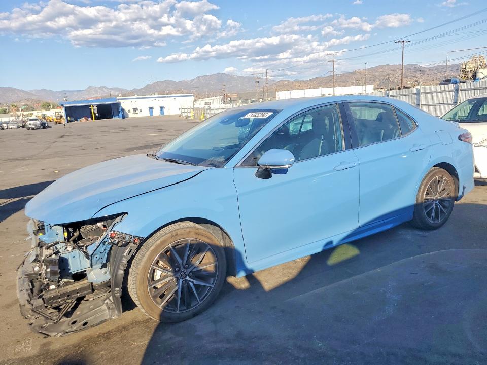 Auction sale of the 2023 Toyota Camry Hybrid, vin: 4T1G31AK2PU049727, lot number: 71595386