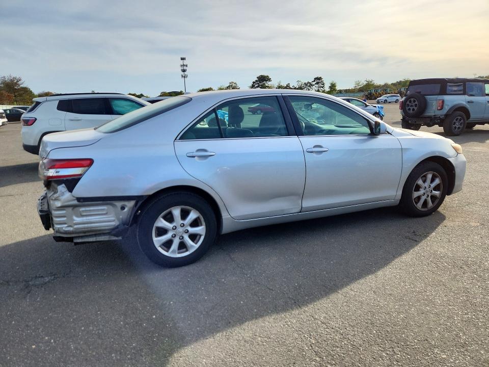 71717596 :رقم المزاد ، 4T1BF3EK4BU686084 vin ، 2011 Toyota Camry مزاد بيع