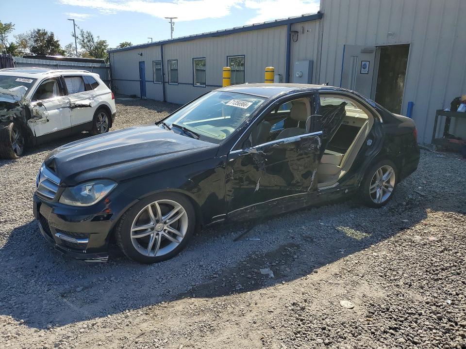 71356966 :رقم المزاد ، WDDGF8AB9DR254132 vin ، 2013 Mercedes-benz C مزاد بيع