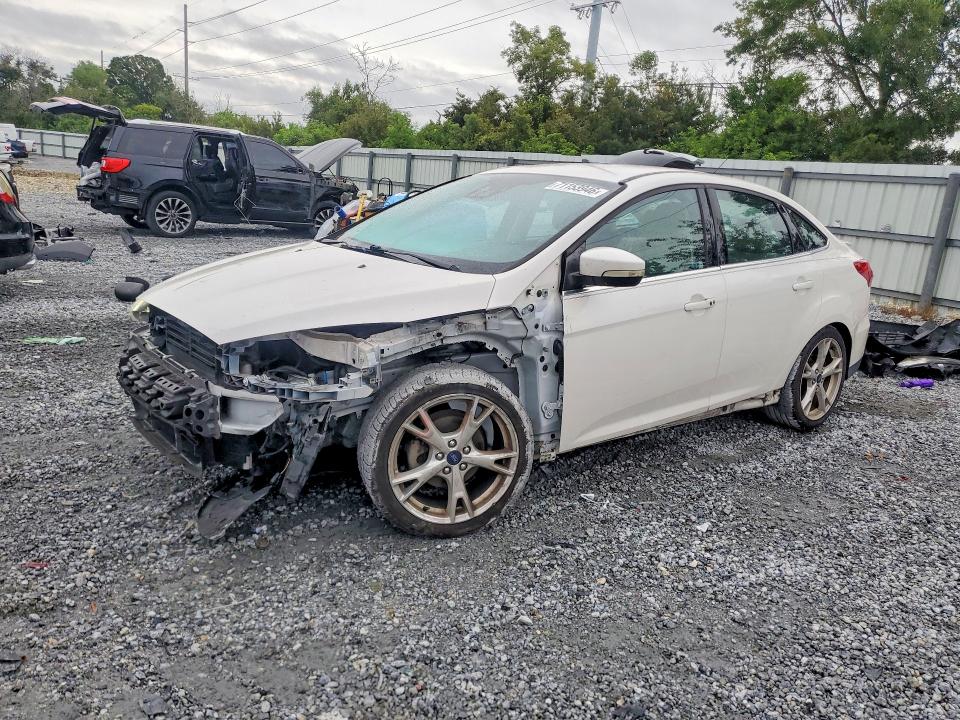 71153946 :رقم المزاد ، 1FADP3J27GL232835 vin ، 2016 Ford Focus مزاد بيع