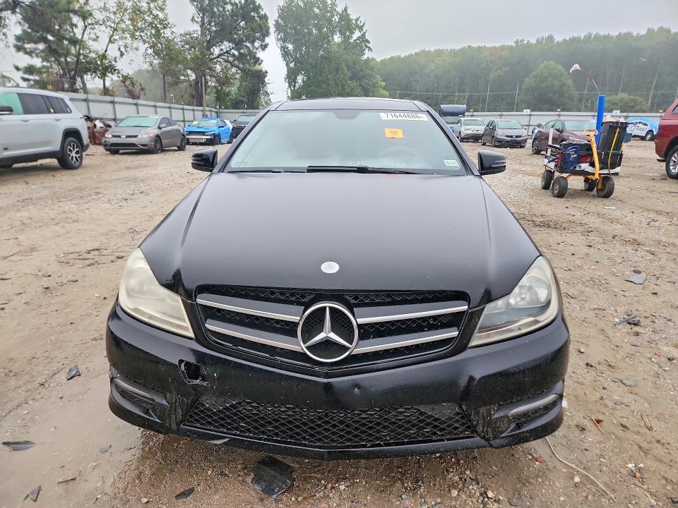Продаж на аукціоні авто 2014 Mercedes-benz C, vin: WDDGJ4HB9EG282409, номер лоту: 71644886