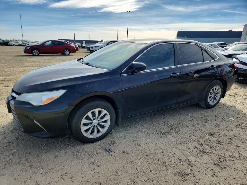 71319376 :رقم المزاد ، 4T1BF1FK3FU008953 vin ، 2015 Toyota Camry مزاد بيع