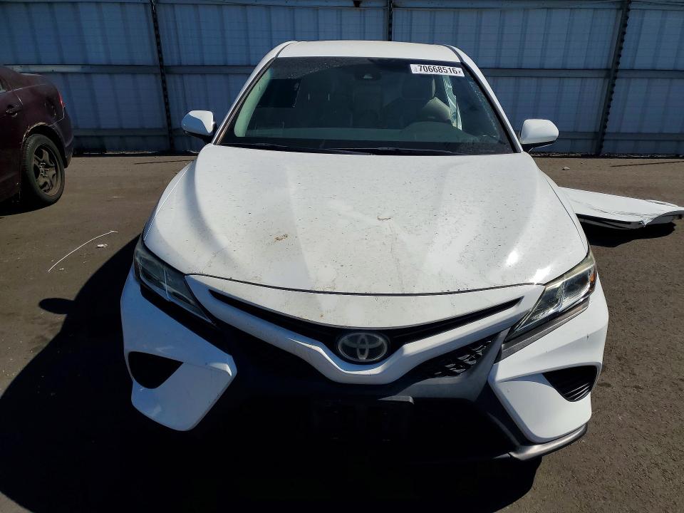Продаж на аукціоні авто 2018 Toyota Camry, vin: 4T1B11HK3JU636872, номер лоту: 70668516