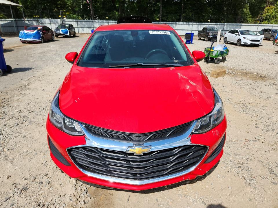 70131796 :رقم المزاد ، 3G1BC6SM1KS577417 vin ، 2019 Chevrolet Cruze مزاد بيع