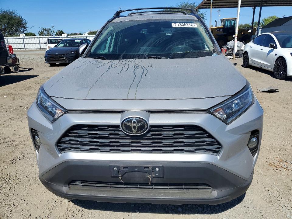 71306216 :رقم المزاد ، 2T3W1RFV5KW043133 vin ، 2019 Toyota Rav4 مزاد بيع