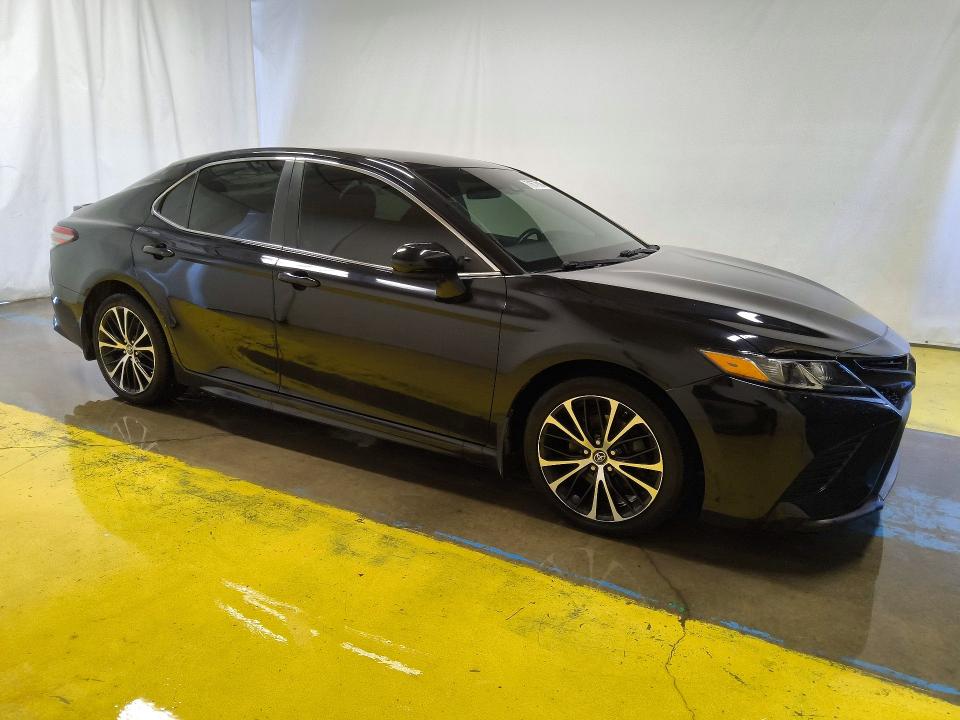 71677816 :رقم المزاد ، 4T1B11HK7KU270822 vin ، 2019 Toyota Camry مزاد بيع