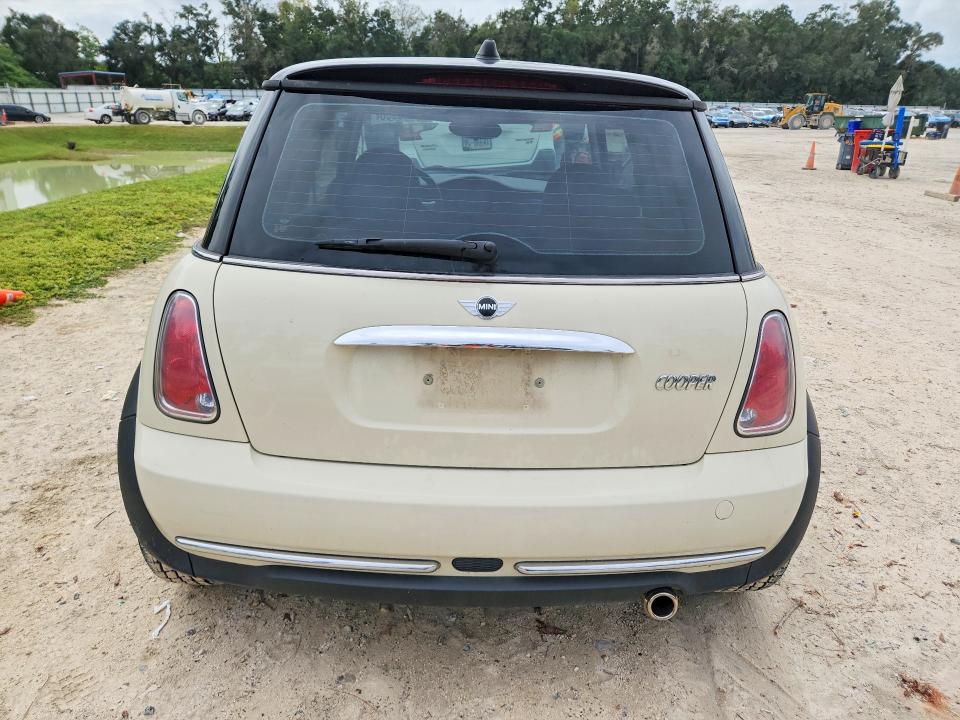 2005 Mini Cooper მანქანა იყიდება აუქციონზე, vin: WMWRC33425TC56323, აუქციონის ნომერი: 71246986