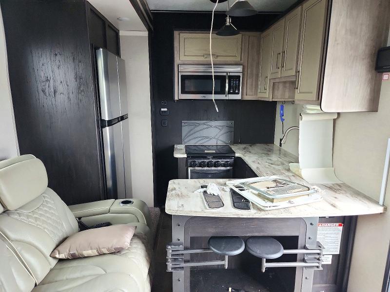 Продажа на аукционе авто 2017 Keystone Fuzion, vin: 4YDF36923HF810673, номер лота: 67076736