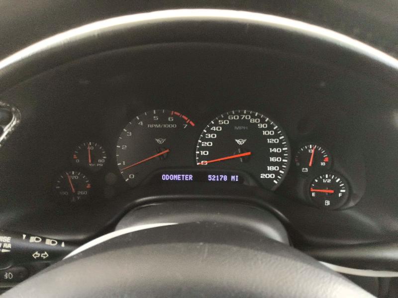 72562926 :رقم المزاد ، 1G1YY22GX45133576 vin ، 2004 Chevrolet Corvette مزاد بيع