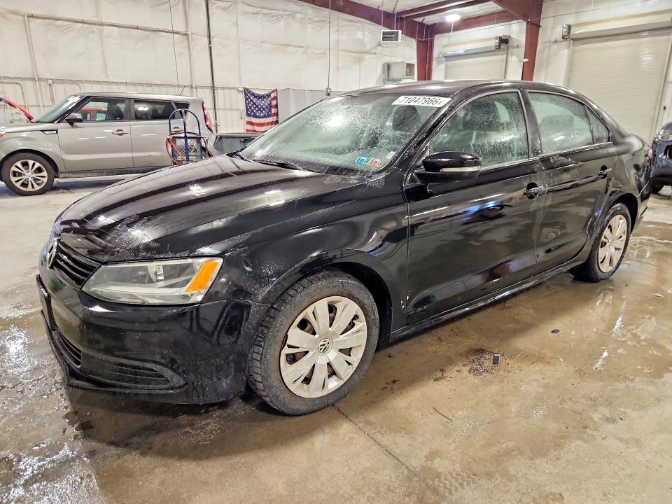 71047966 :رقم المزاد ، 3VWD17AJ2EM368793 vin ، 2014 Volkswagen Jetta مزاد بيع
