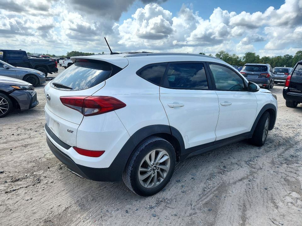 72842636 :رقم المزاد ، KM8J33A24GU240373 vin ، 2016 Hyundai Tucson مزاد بيع