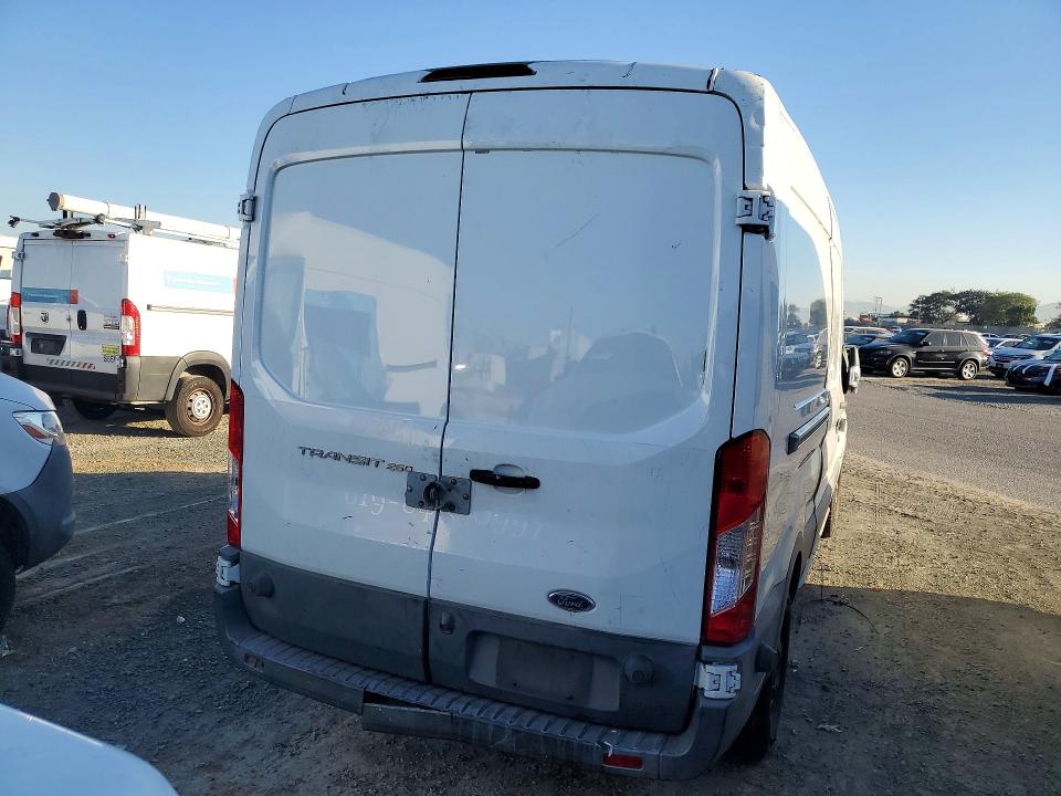 69751726 :رقم المزاد ، 1FTYR2CM4GKA97401 vin ، 2016 Ford Transit مزاد بيع