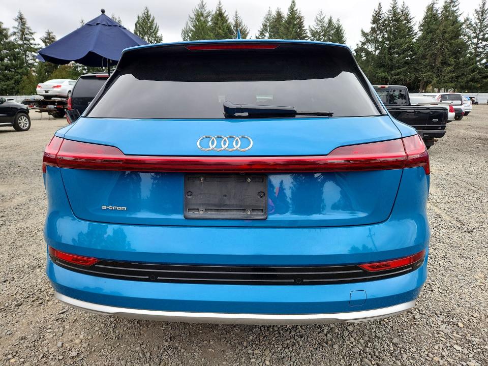 Продаж на аукціоні авто 2019 Audi E-tron, vin: WA1LAAGE8KB010214, номер лоту: 73187926