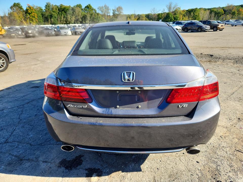 2015 Honda Accord მანქანა იყიდება აუქციონზე, vin: 1HGCR3F8XFA036686, აუქციონის ნომერი: 72324036