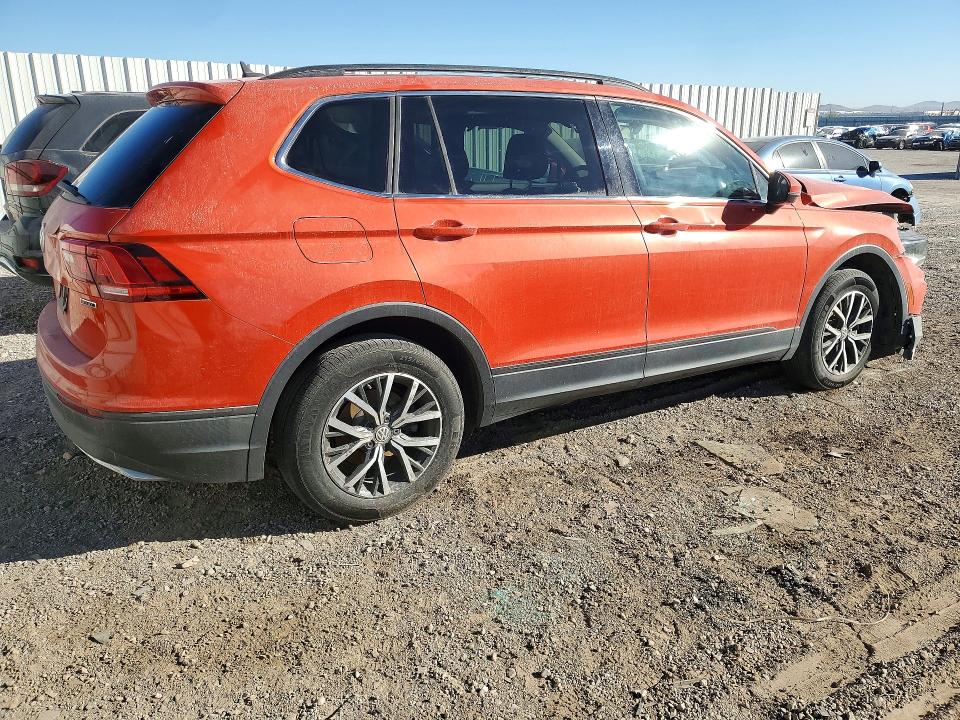 Продажа на аукционе авто 2019 Volkswagen Tiguan, vin: 3VV2B7AX0KM126805, номер лота: 61072696
