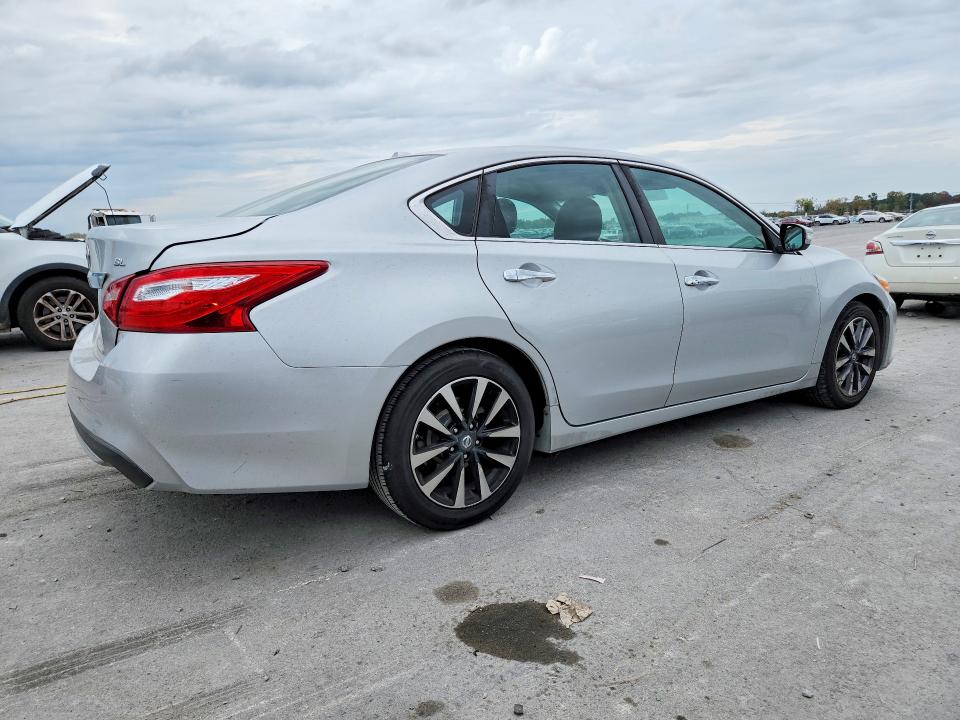 Продажа на аукционе авто 2017 Nissan Altima, vin: 1N4AL3AP7HC286745, номер лота: 70432716